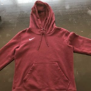 maroon nike sweatshirt